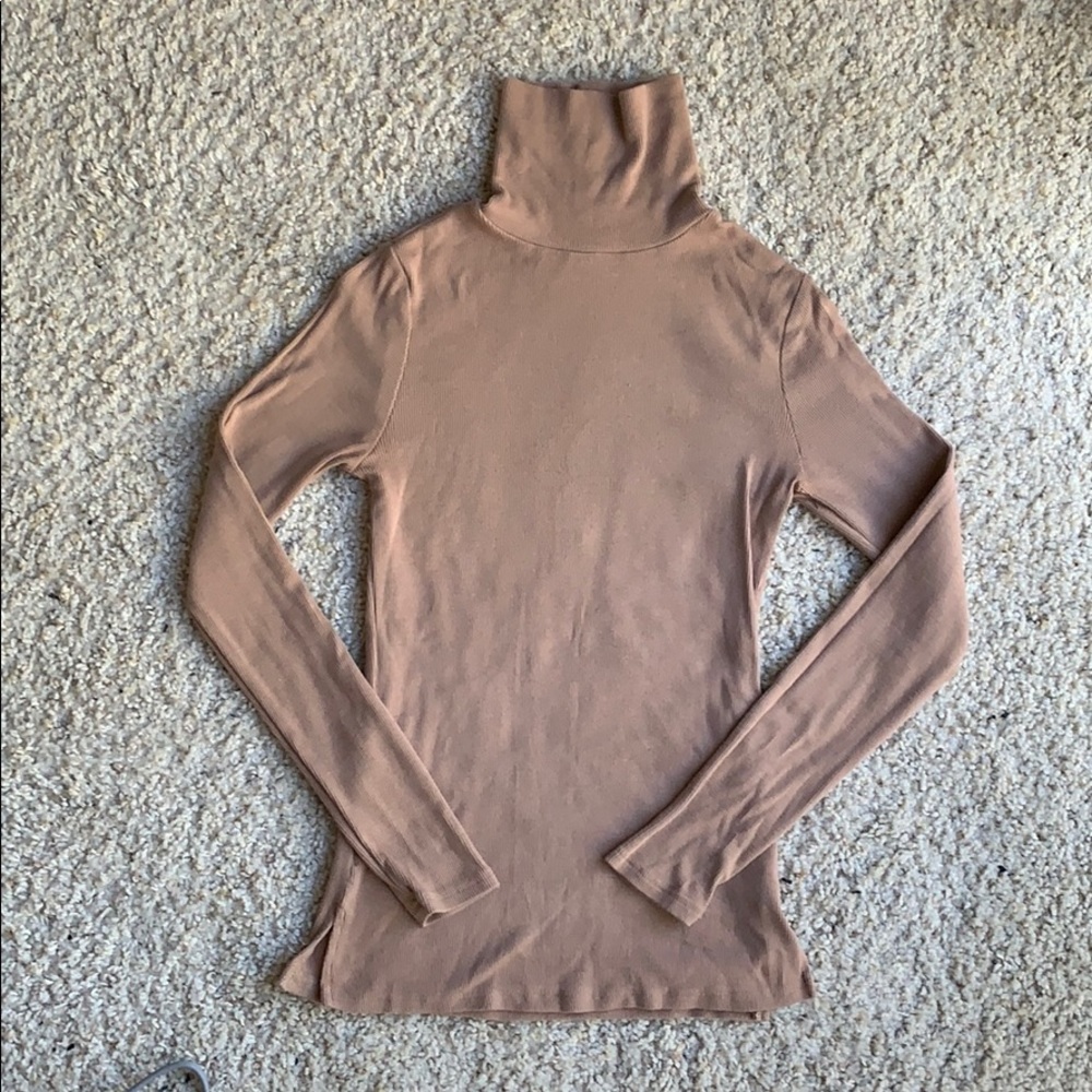 Ambiance turtle neck